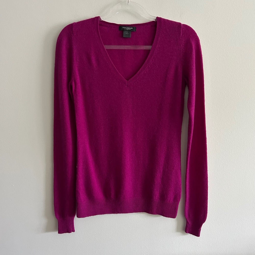 Ann Taylor 100% Cashmere Sweater Magenta Pink S V-Neck Long Sleeve Knit